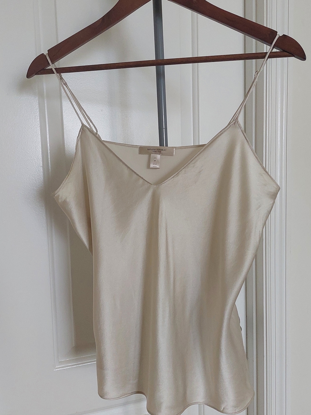 Banana Republic Cream and Balck color 100% silk  V-Neck Camisoles